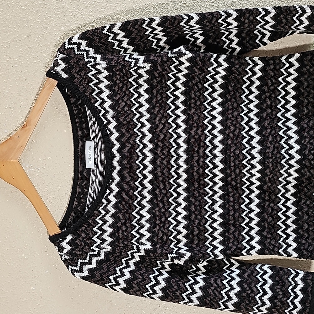 Calvin Klein Knitted Dress. - Picture 2 of 8